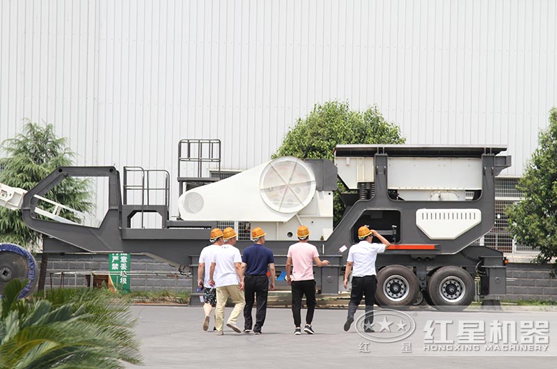 客戶來廠參觀，近距離了解設備
